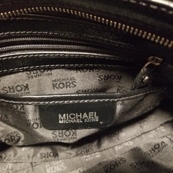 Michael Kors black patent leather dome satchel handbag - Picture 3 of 4